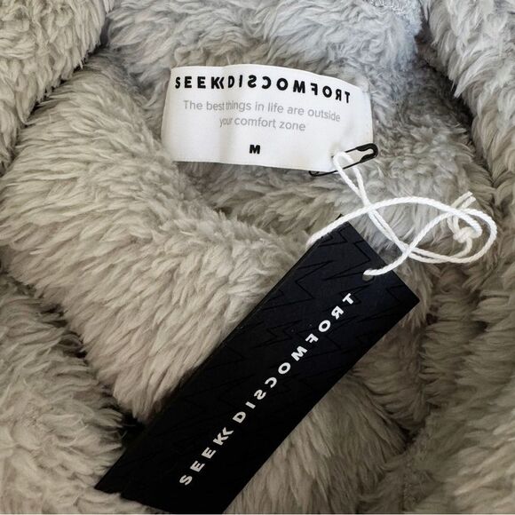 NWT Seek Discomfort Grey Sherpa Hoodie Unisex Size M - Picture 9 of 11